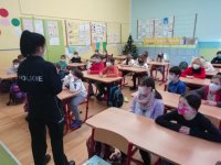 Policie-2.12.20021